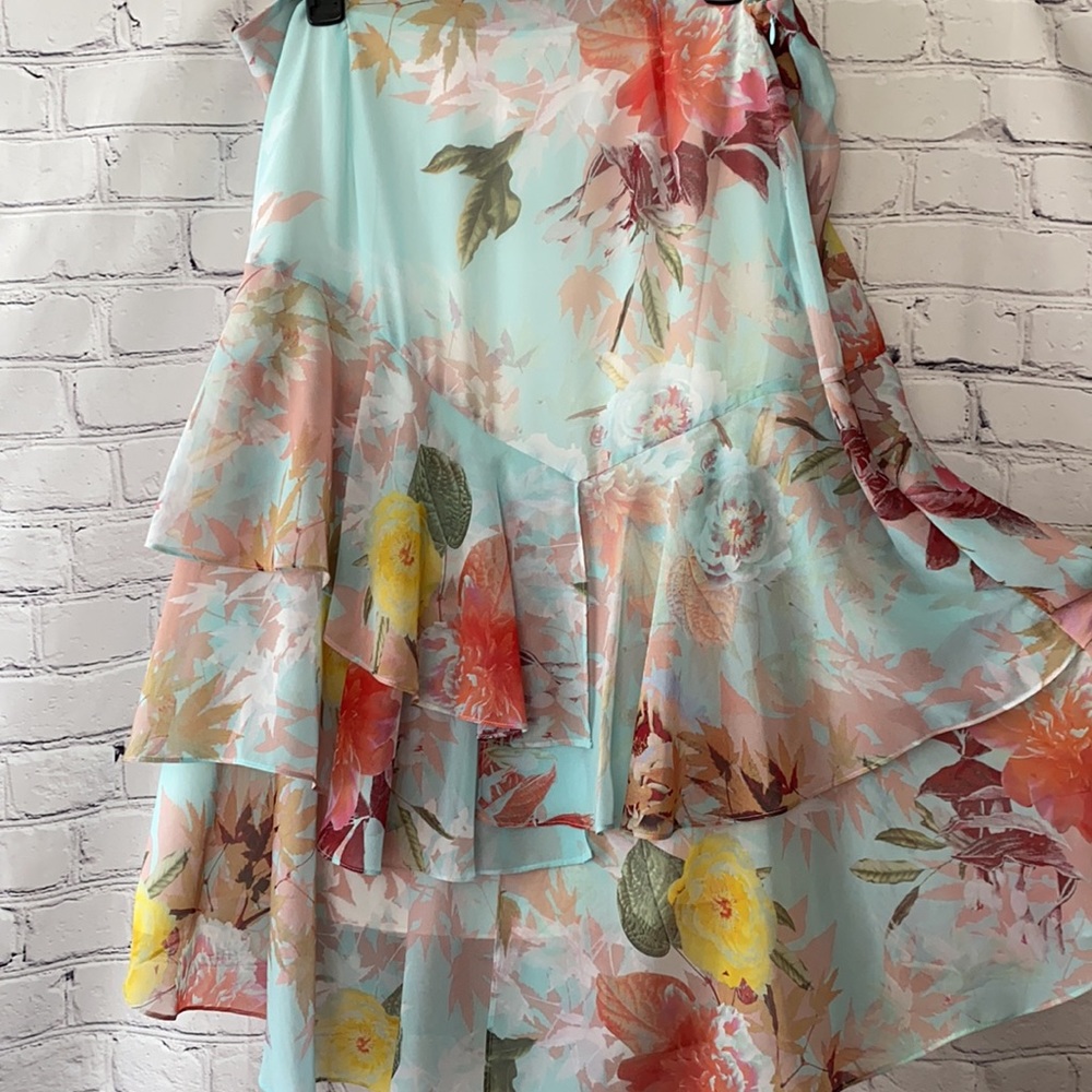 VINCE CAMUTO colorful floral skirt size 14